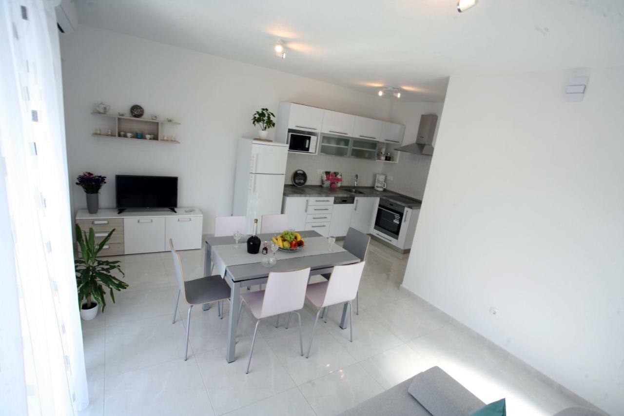 Apartamento Apartman Fantasy Trogir Exterior foto