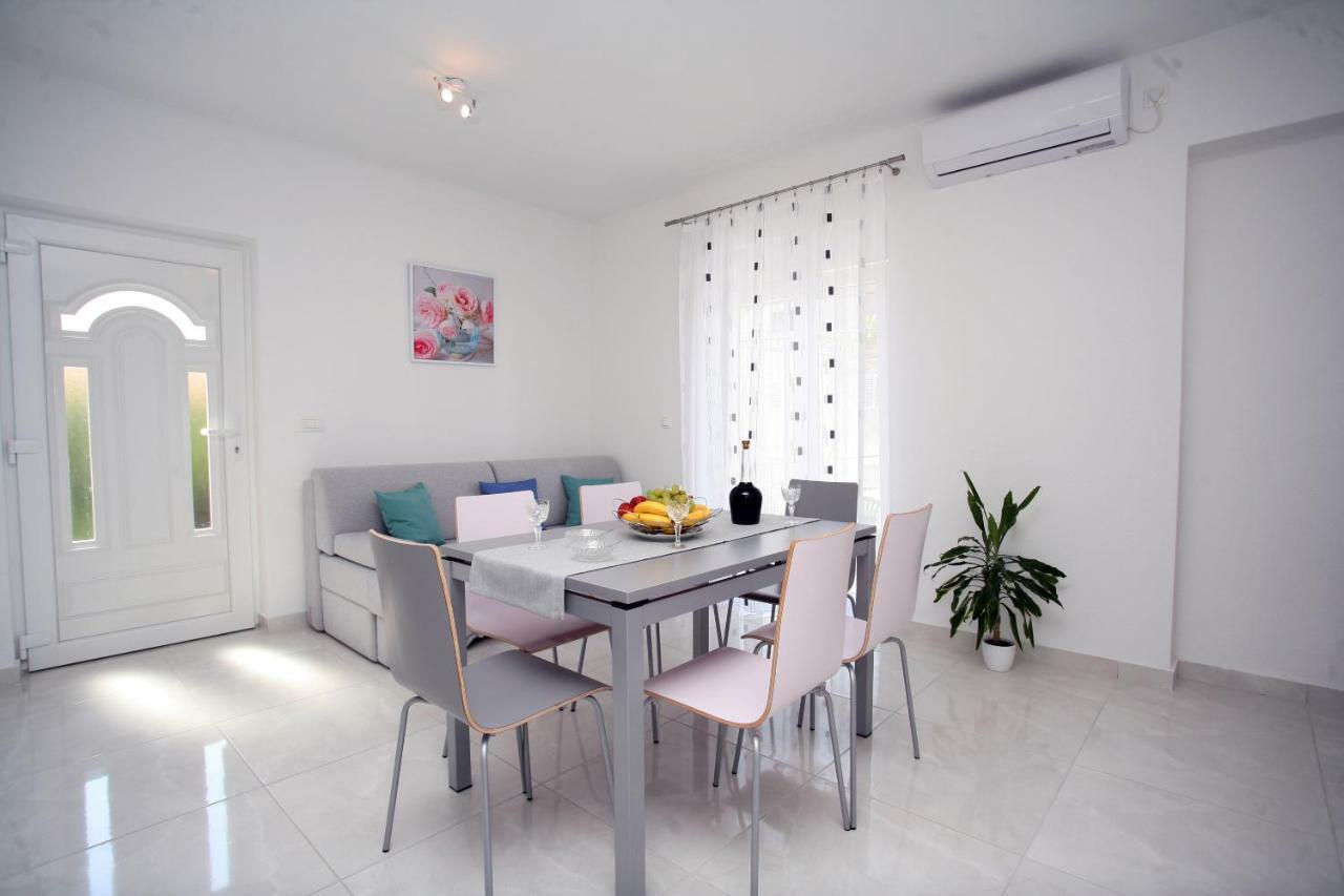 Apartamento Apartman Fantasy Trogir Exterior foto
