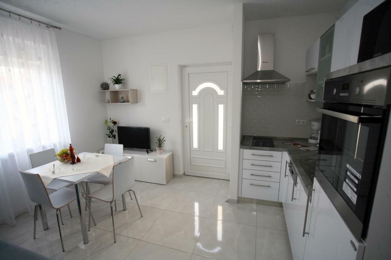 Apartamento Apartman Fantasy Trogir Exterior foto